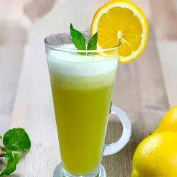 Sugarcane with Lemon Juice