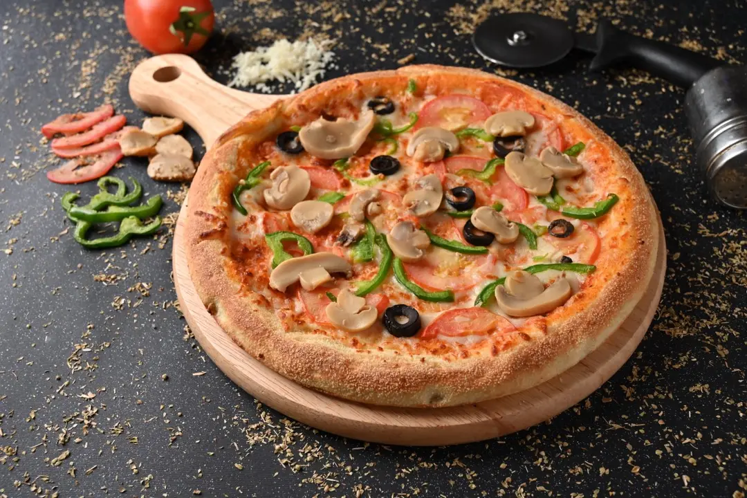 Vegetable and Mushroom Medium Pizza