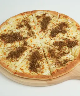 بيتزا لبنة و زعتر