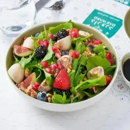 Rocca Salad with Fruits