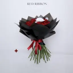 عشق الأحمر