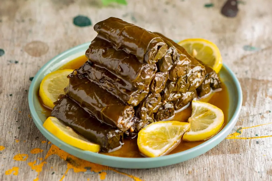 Small Vine Leaves (8)