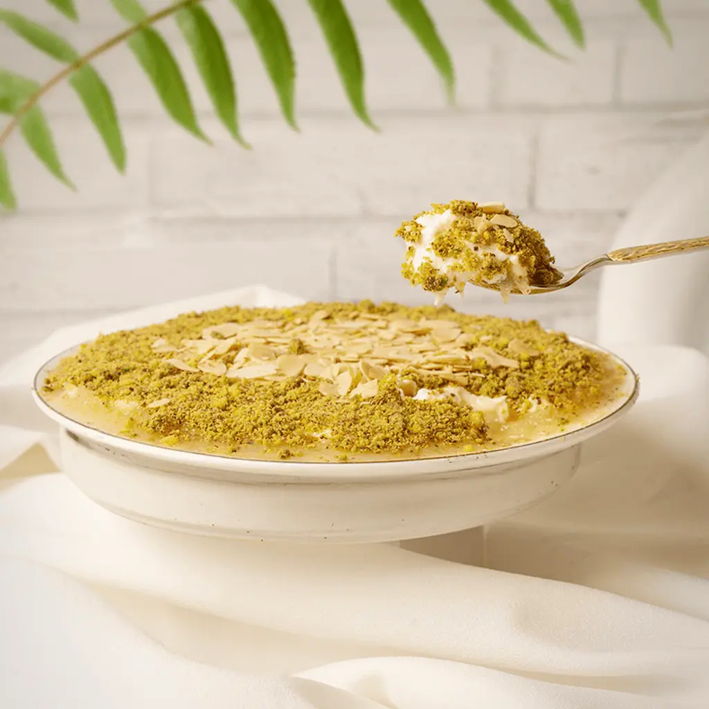 مدلوقة بالقشطة و المكسرات ١/٢ كيلو 💛