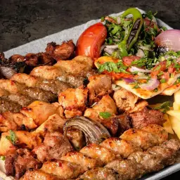 طبق مشاوي عائلي