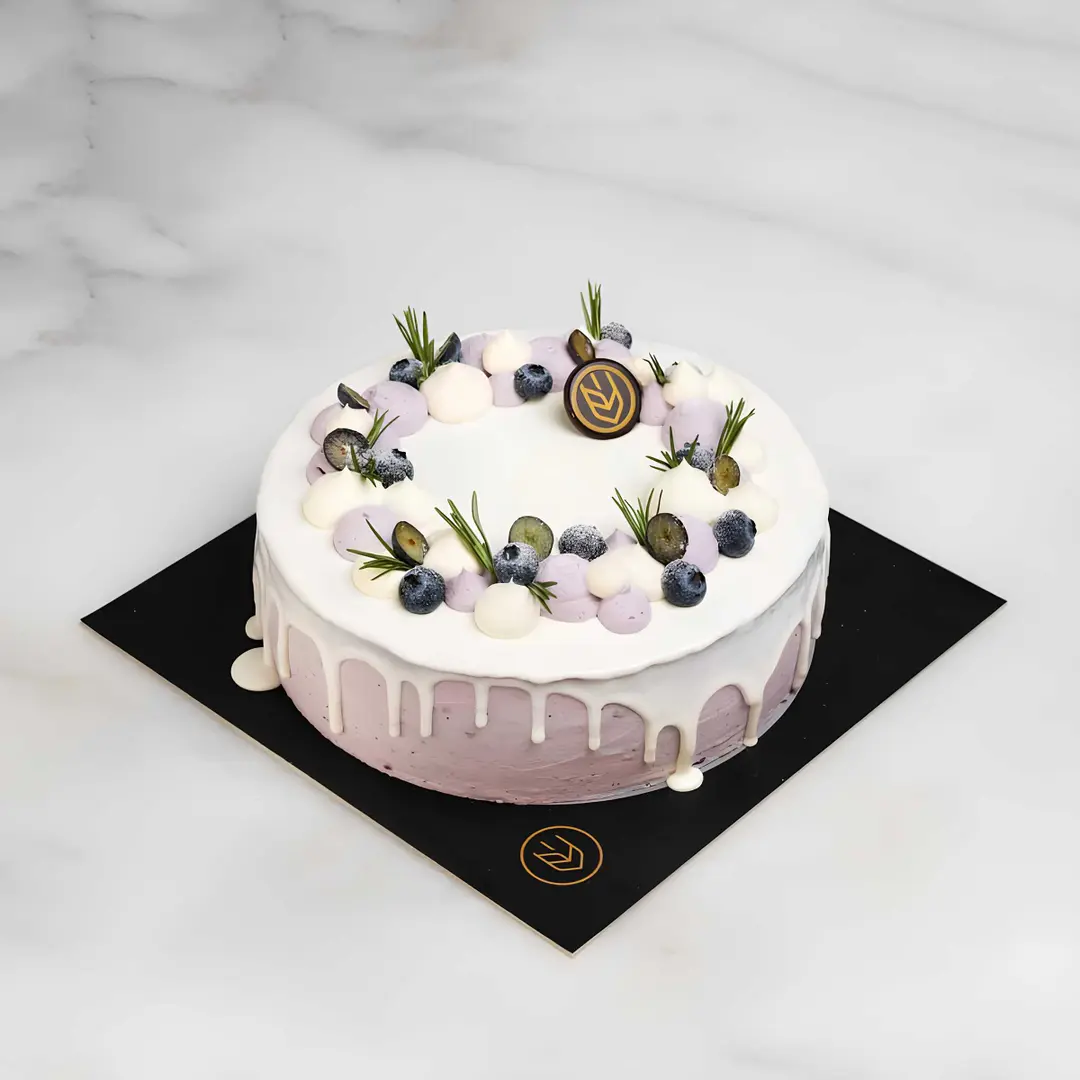 Blueberry cake with lemon