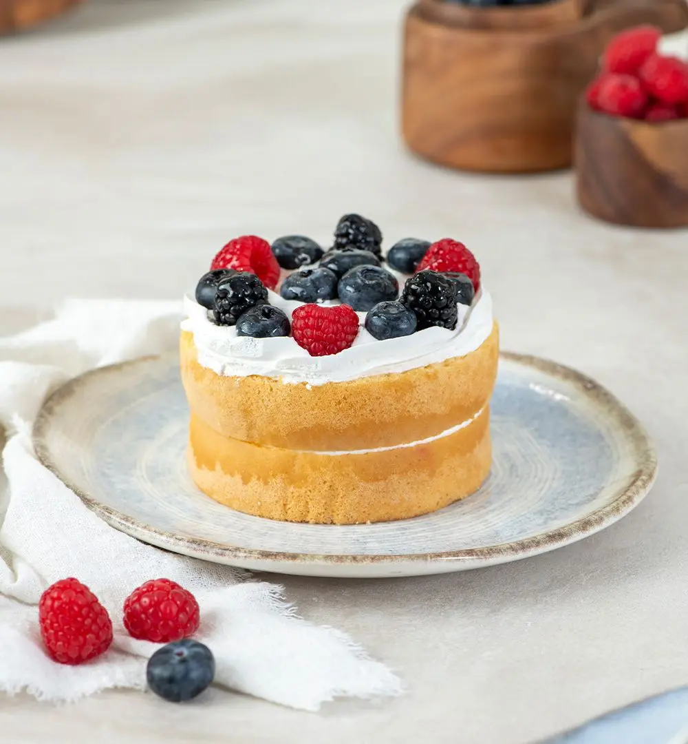 Mini Berries Cake - 2 Persons
