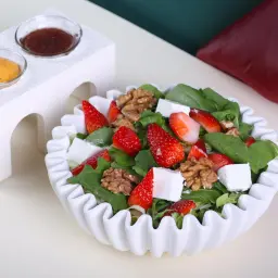 سلطة الفراولة اليونانية