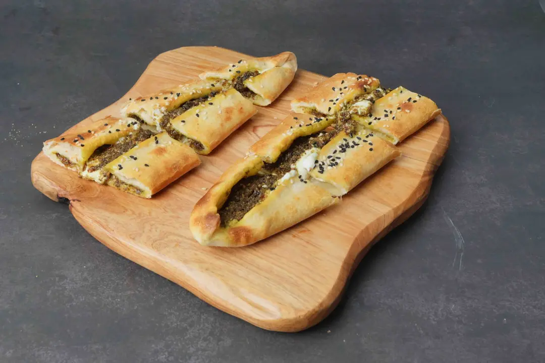 فطيرة لبنة زعتر