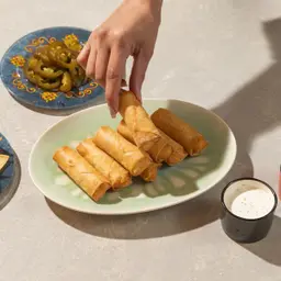 سبرنج رول الجبنة والهلابينو
