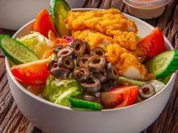 سلطة مع الدجاج