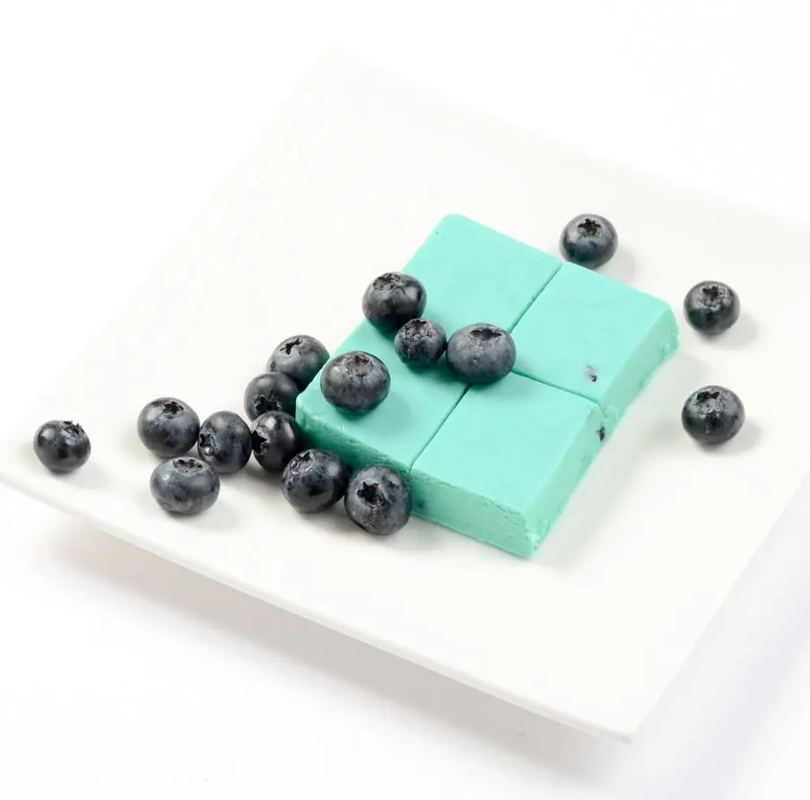 Labania with Blueberries