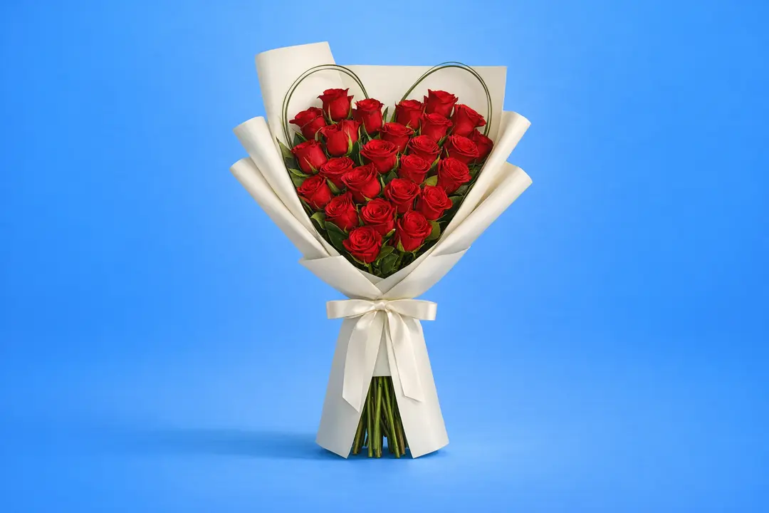 Romantic Heart Red Roses Bouquet 0287