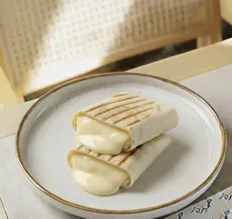 جبنه سائله وعسل