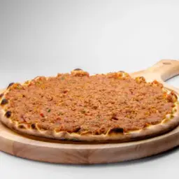 منقوشة لحم بالعجين
