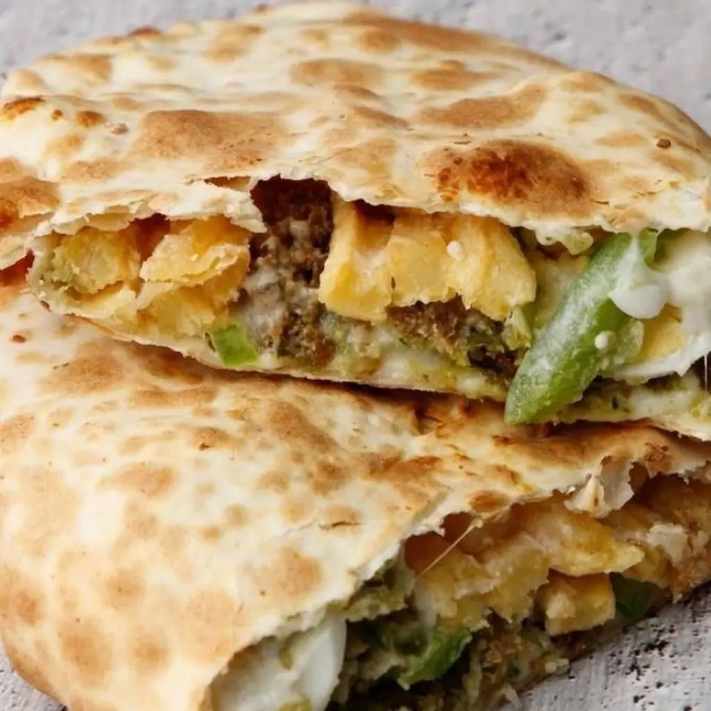 فطيرة أوصال دجاج باللبنة والجبن