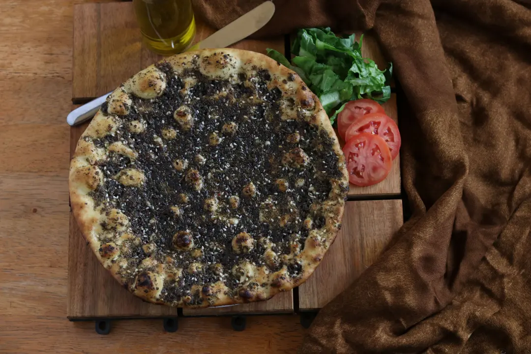 مناقيش زعتر (بالفرن)