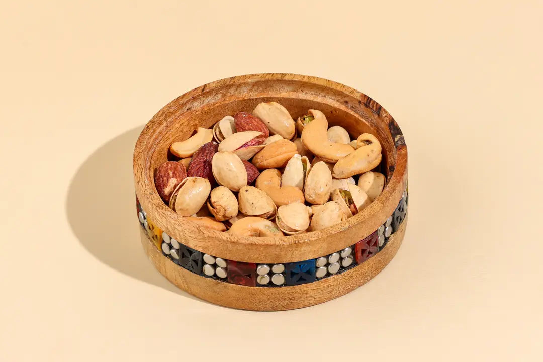 مكسرات مشكلة