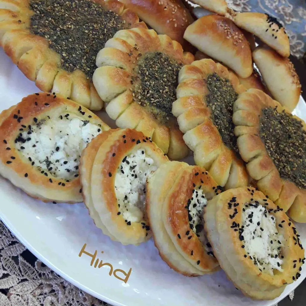 فطيرة جبن بالزعتر
