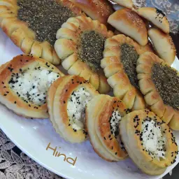 فطيرة جبن بالزعتر