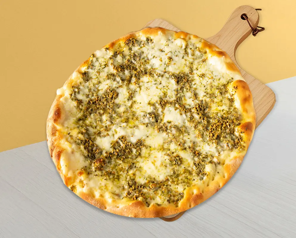 Akkawi cheese with thyme