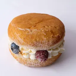 Berry Doughnut