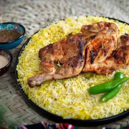 دجاج على الفحم رز شعبي