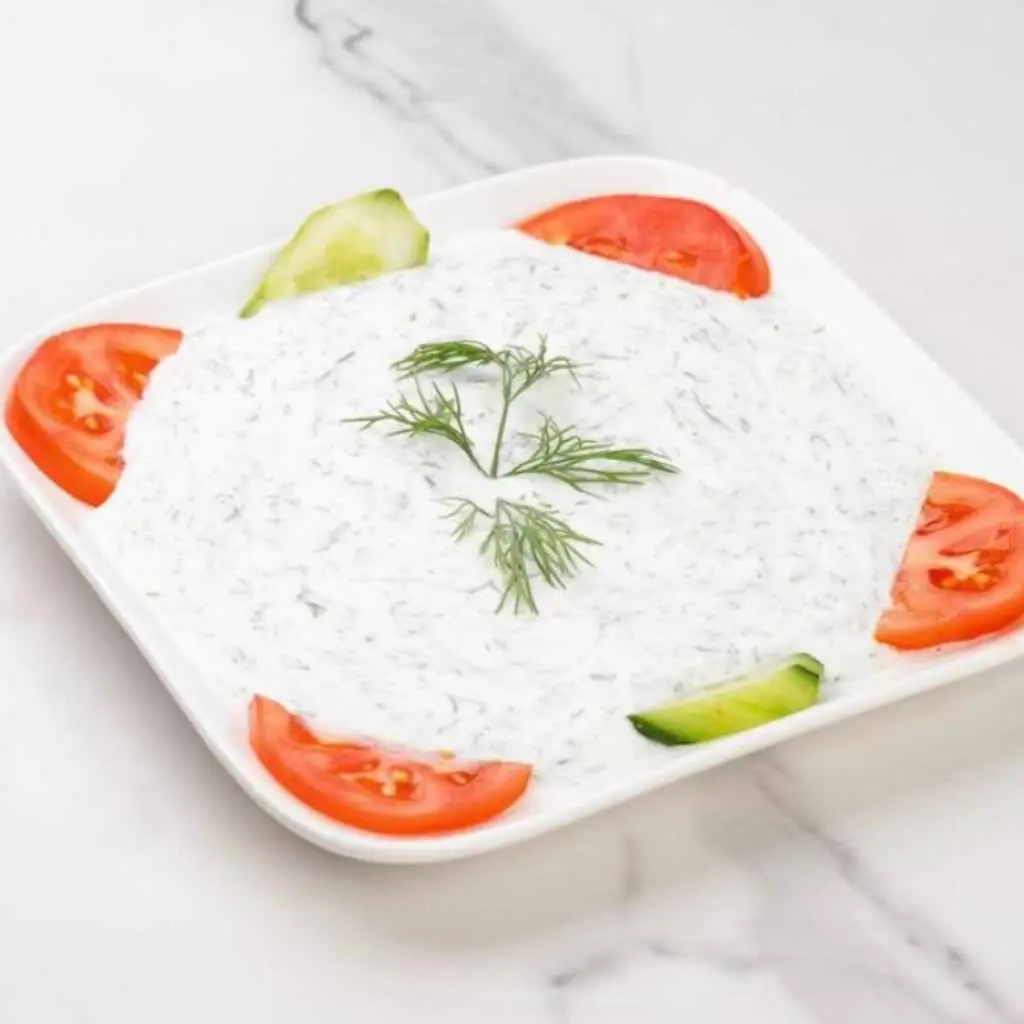 خيار مع الزبادي
