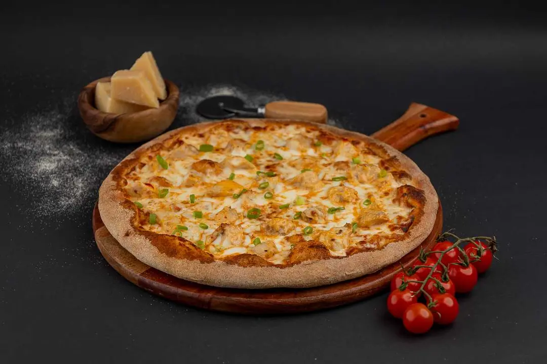 Dynamite Chicken Pizza - Large