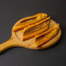 Zaatar with Vegetables Mankoushe