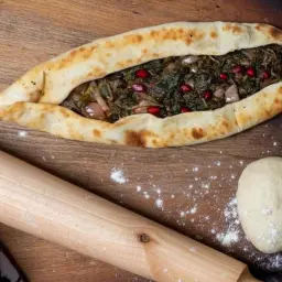 فطيرة سبانخ باللحم