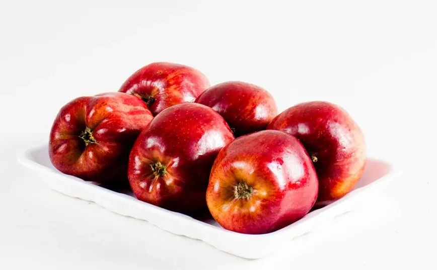 red apple