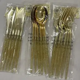 ملاعق و شوك و سكاكين ذهبي