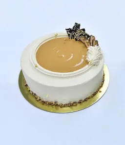 Snickers Vanilla Cake