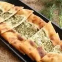 فطيرة لبنة بالزعتر