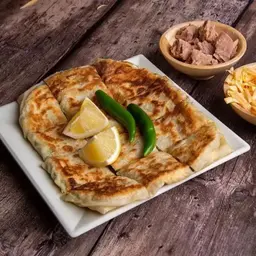 مطبق تونة مكشن
