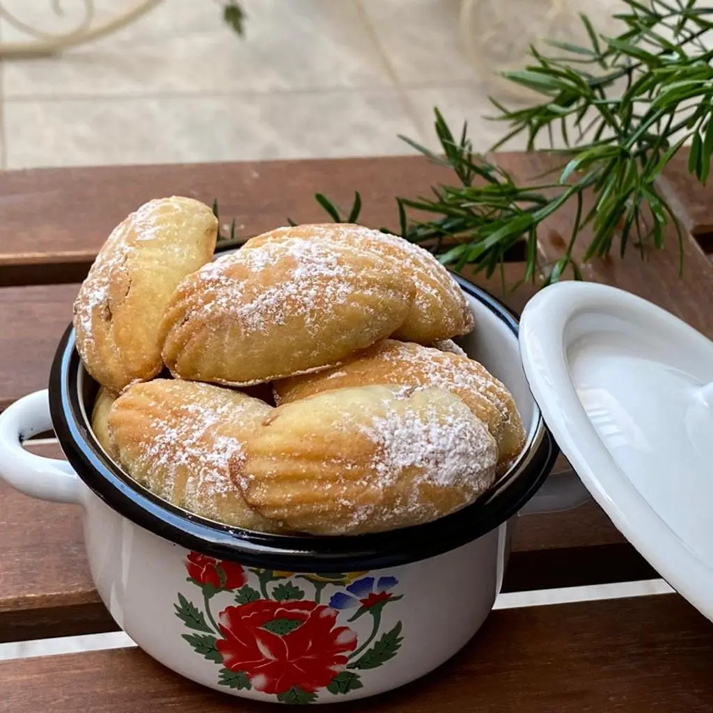 Semolina Ma'amoul Stuffed with Walnuts