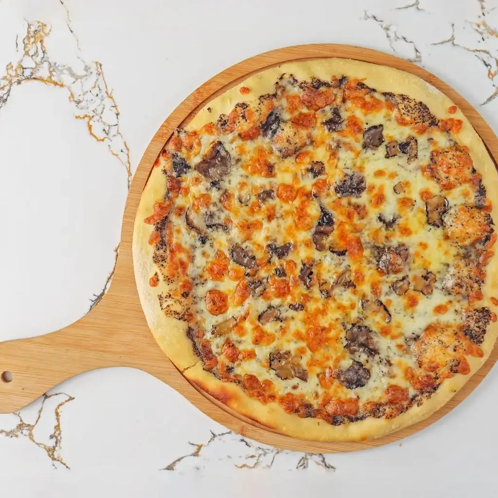 Truffle Mozzarella Pizza