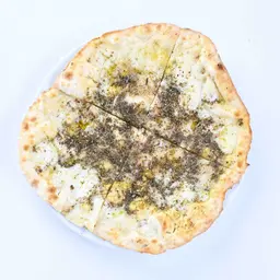 مناقيش زعتر مع جبنة (بالفرن)