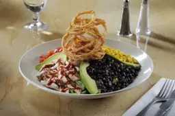 سلطة باربكيو رانش الدجاج