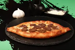 Sucuklu Pide
