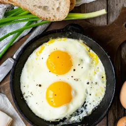 Sunny Side Up Eggs With Cheese