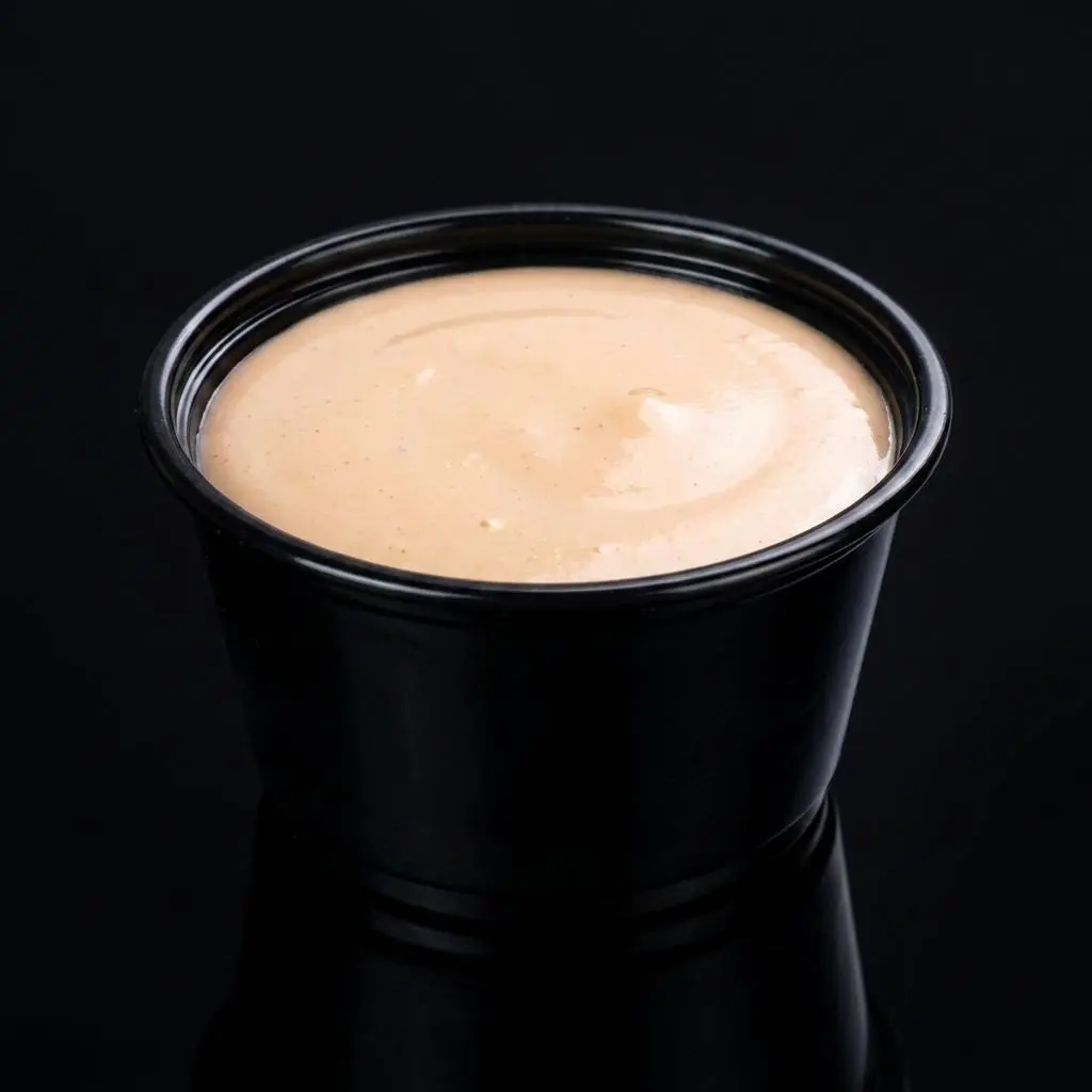 علبة صوص سناك حار