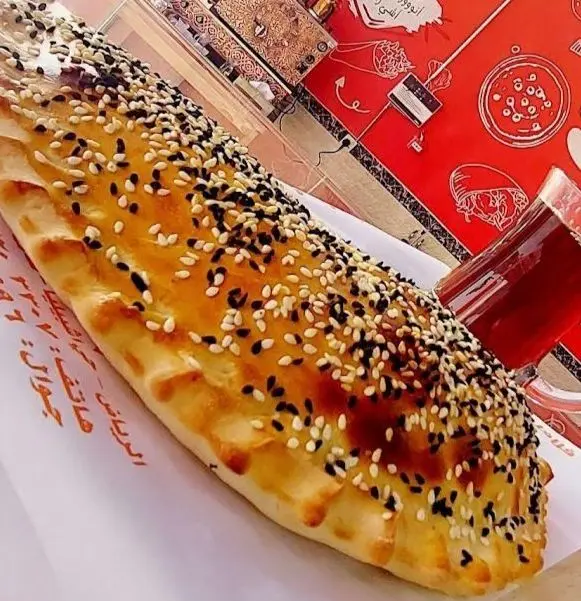 فطيرة بيض مقلي بالأجبان شبس العيدان