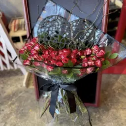 باقة بيبي روز مع قلب