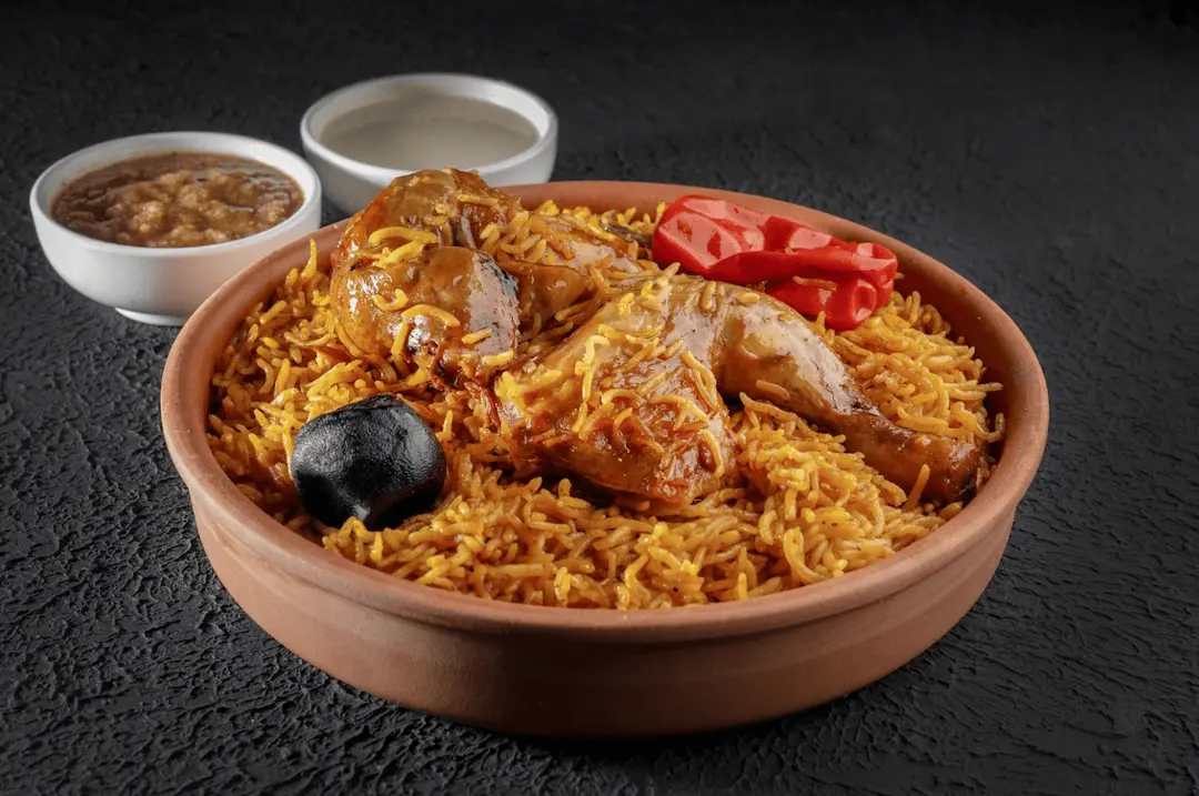 نصف حبه مضغوط احمر دجاج