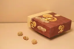 كرات التمر بالسمسم