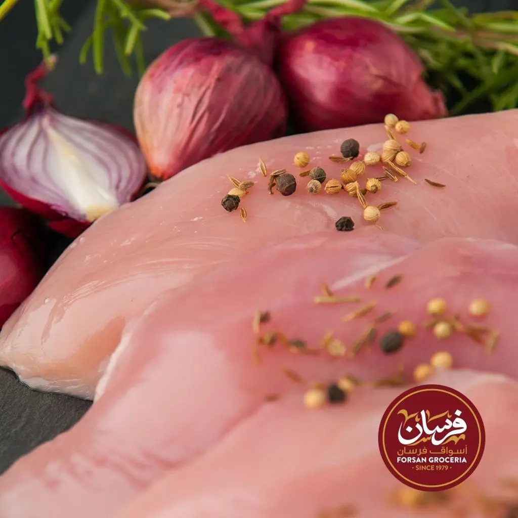 صدور دجاج متبلة بدون عظم