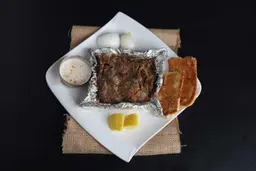 مدفون لحم صغير
