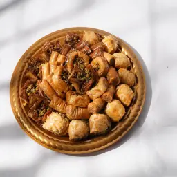 صحن بقلاوة مشكل