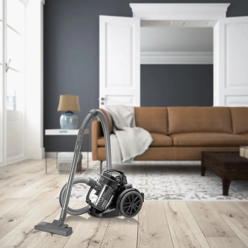 Black+Decker 1400W Vacuum Cleaner - view 2